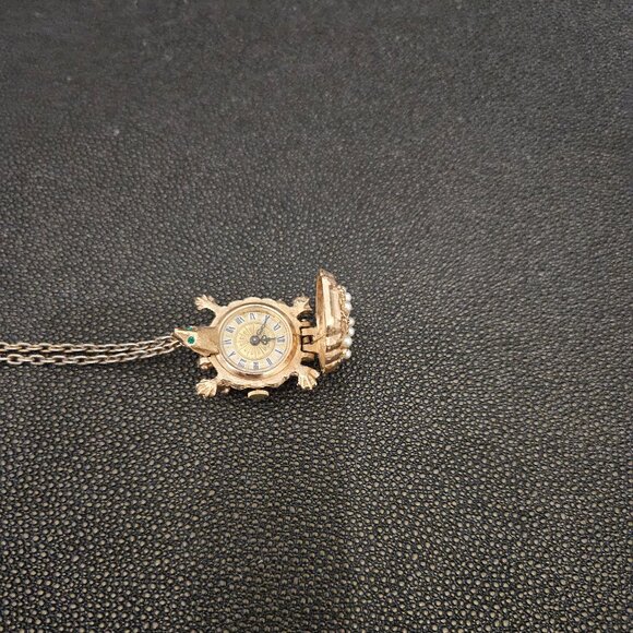 TURTLE PENDANT WITH PEARLS & GREEN STONE EYES, ENDURA ROMAN NUMERAL WATCH & PIN - Picture 7 of 16